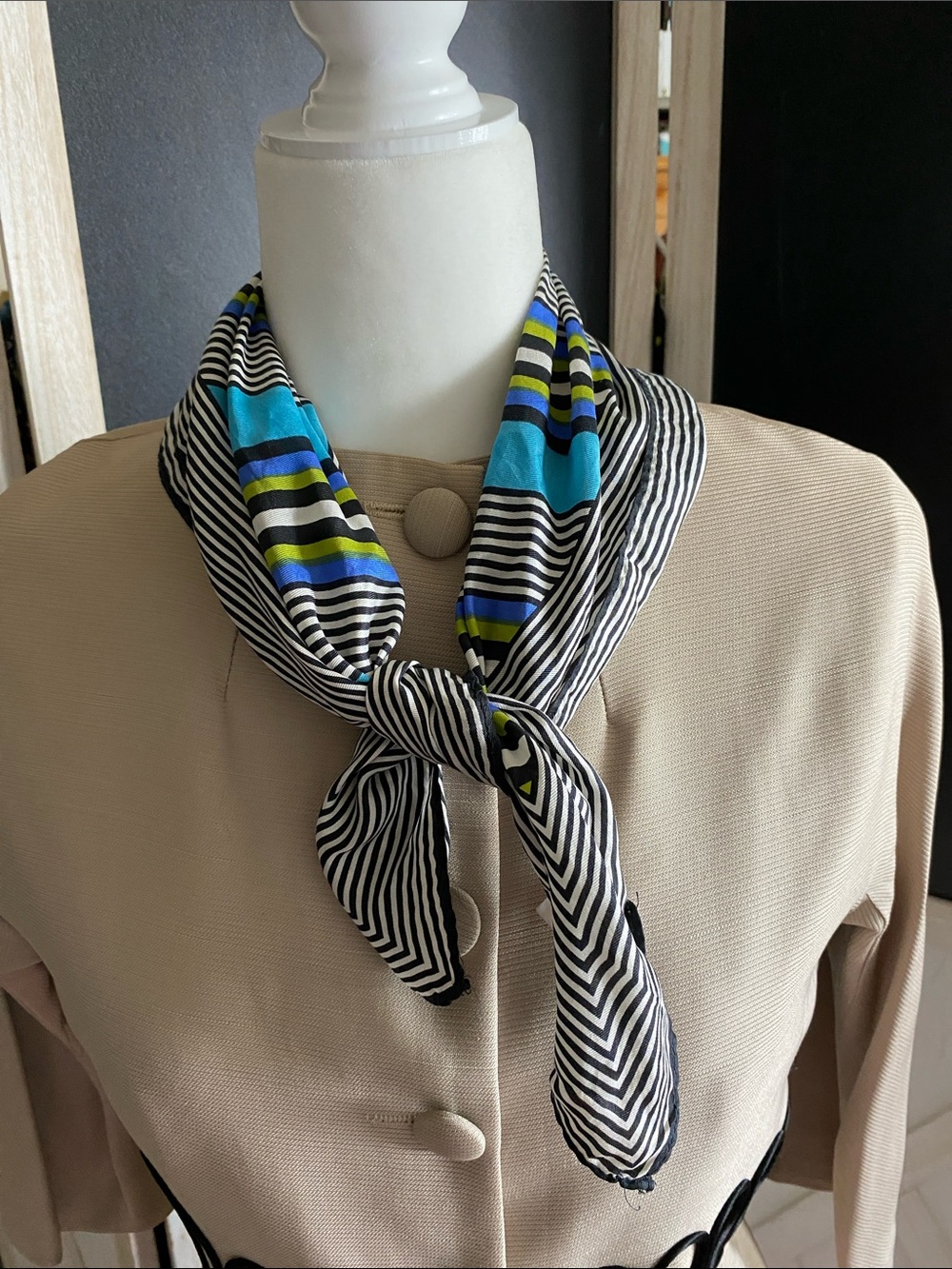 Glentex 60’s Silk Geometric scarf